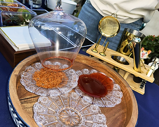 Elegant glass plates for rimming cocktails with Tajín, chamoy, and salts — the perfect finishing touch for any drink.