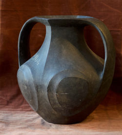 Large black double-handle amphora, Han dynasty
