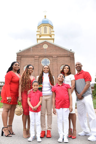 Bradshaw Family Group Picutre.jpg