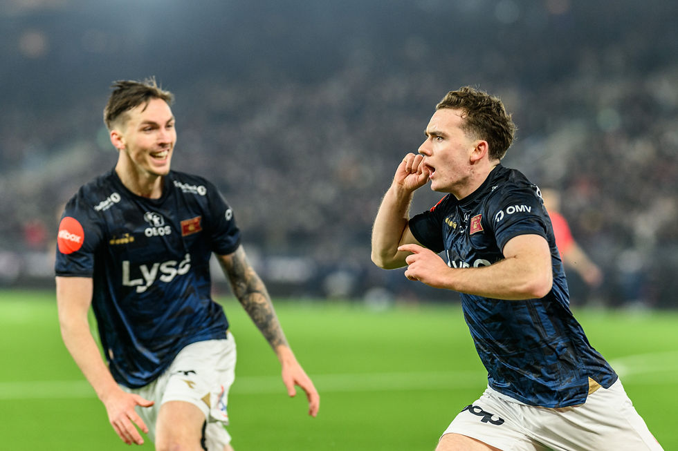 “MISTET DET HELT”: Edvin jublet med Kristoffer Askildsen og resten av Stavanger etter 1-0-scoringen mot VIF Foto: Bildbyrån