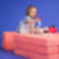 Thumbnail: enfant joue au docteur sur fauteuil en mousse oeko-tex