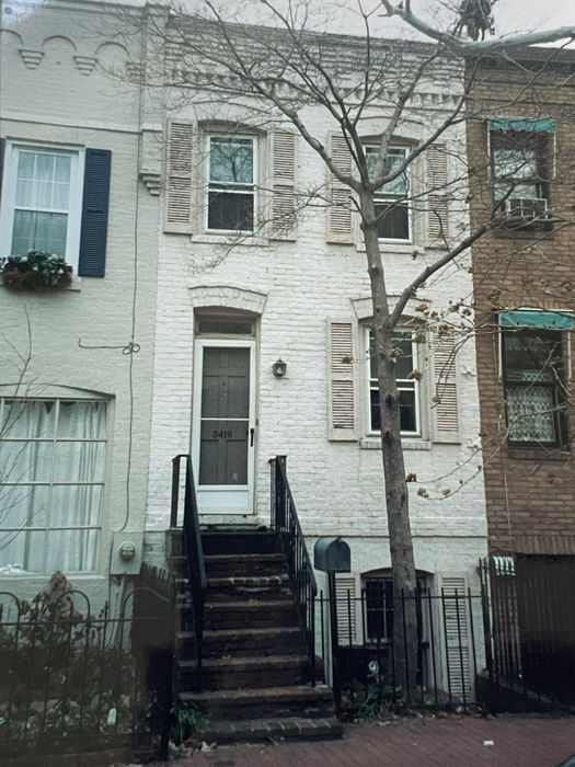 2419 I St front facade with adjoining houses, 2001 (Graeter collection, 2024)