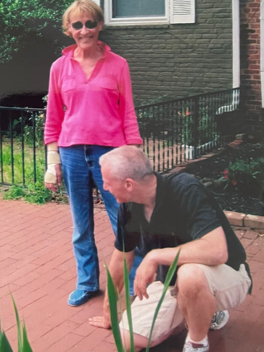 25th Street neighbor Jane Brown and Ron Somers gardening in front of 2433 I St. (2010, S. Timlin)