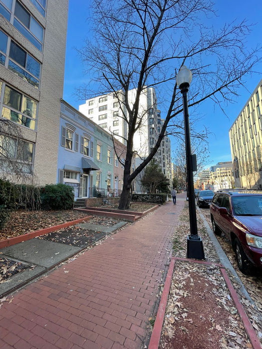 900 Block of 24th St., looking north(D. Vogt, Dec. 2022)
