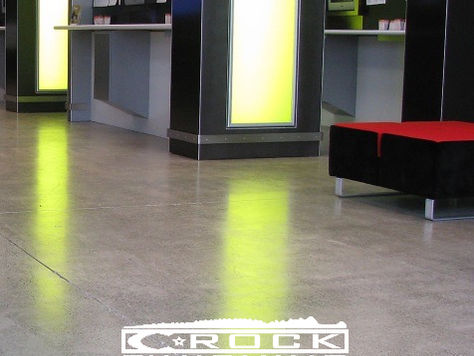 Decoding Concrete Floors: Sealed vs. Polished