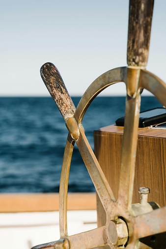 Barre de navigation d'un voilier représentant le parcours de la personne poru identifier un nouveau projet professionnel.