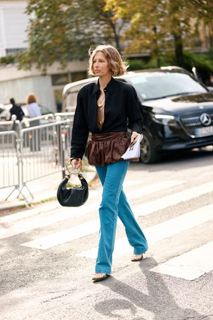 Discover Paris Fashion Week SS27 street style photography by Dutch fashion photographer Angela Nicole. Show arrivals at Dior, Chloé, Saint Laurent and more.