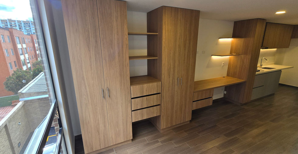 Cocina integral y clóset a la medida y estudio con acabados Livii — apartamento VIS en Bogotá, proyecto Agora