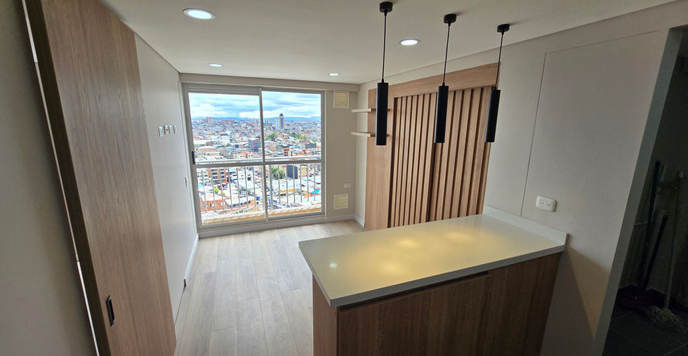 Sala-comedor con acabados Livii — apartamento VIS en Bogotá, proyecto Entre Cielos