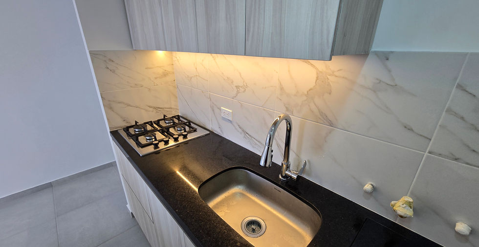 Cocina integral con acabados Livii — apartamento VIS en Bogotá, proyecto Camino Verde