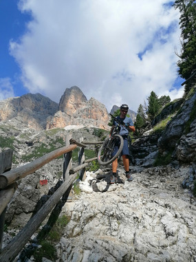 traversee arc alpin vtt dodosoustente dolomites portage rockrider