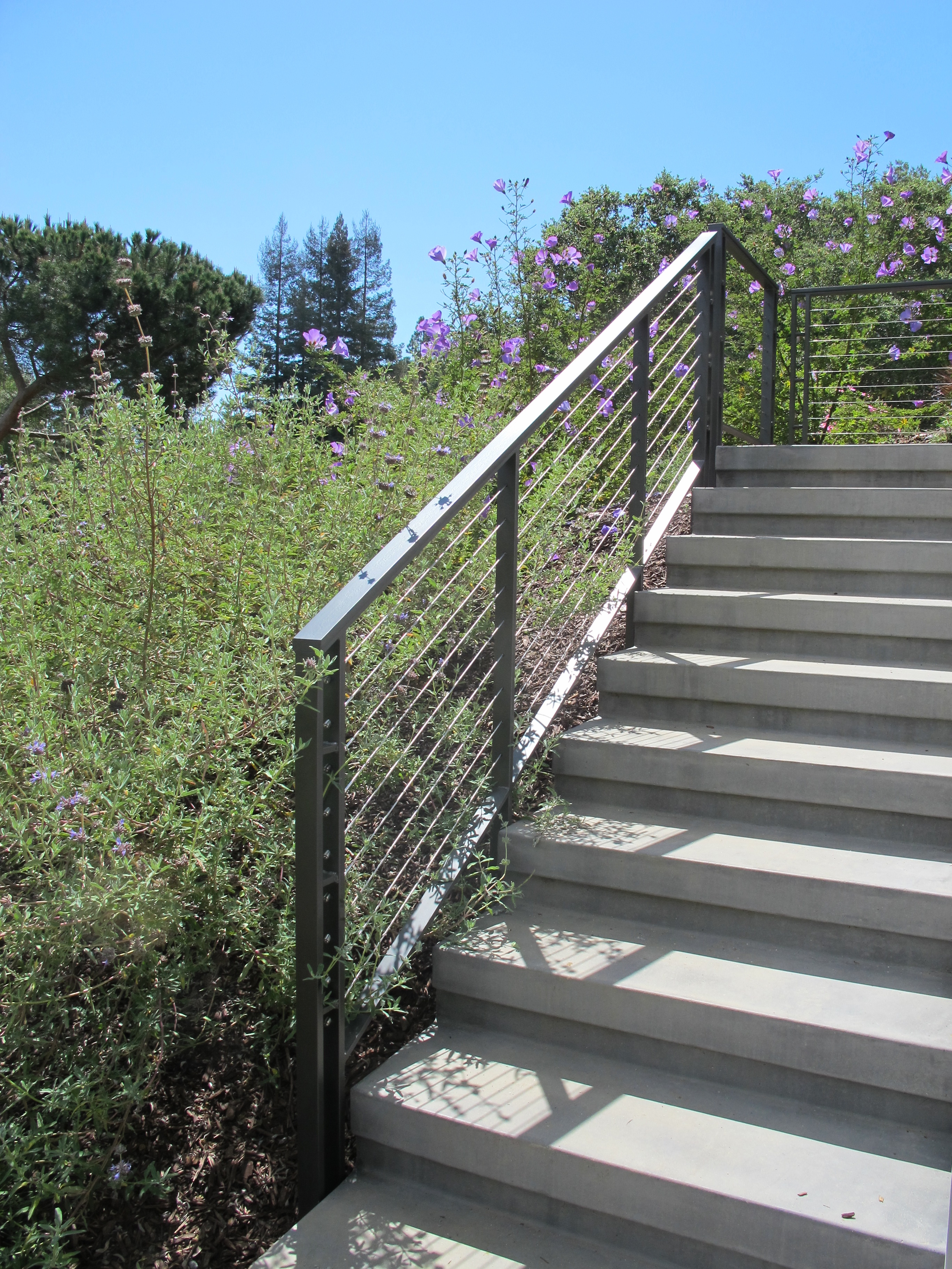 Exterior cable rail