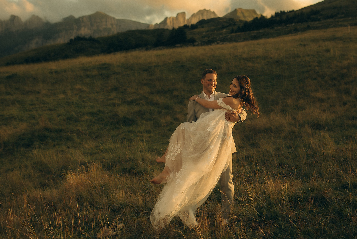 Elopement_Switzerland_Moonstories.jpg