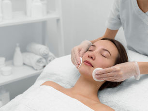 Limpeza de Pele Profunda: O Segredo para uma Pele Impecável e Revitalizada