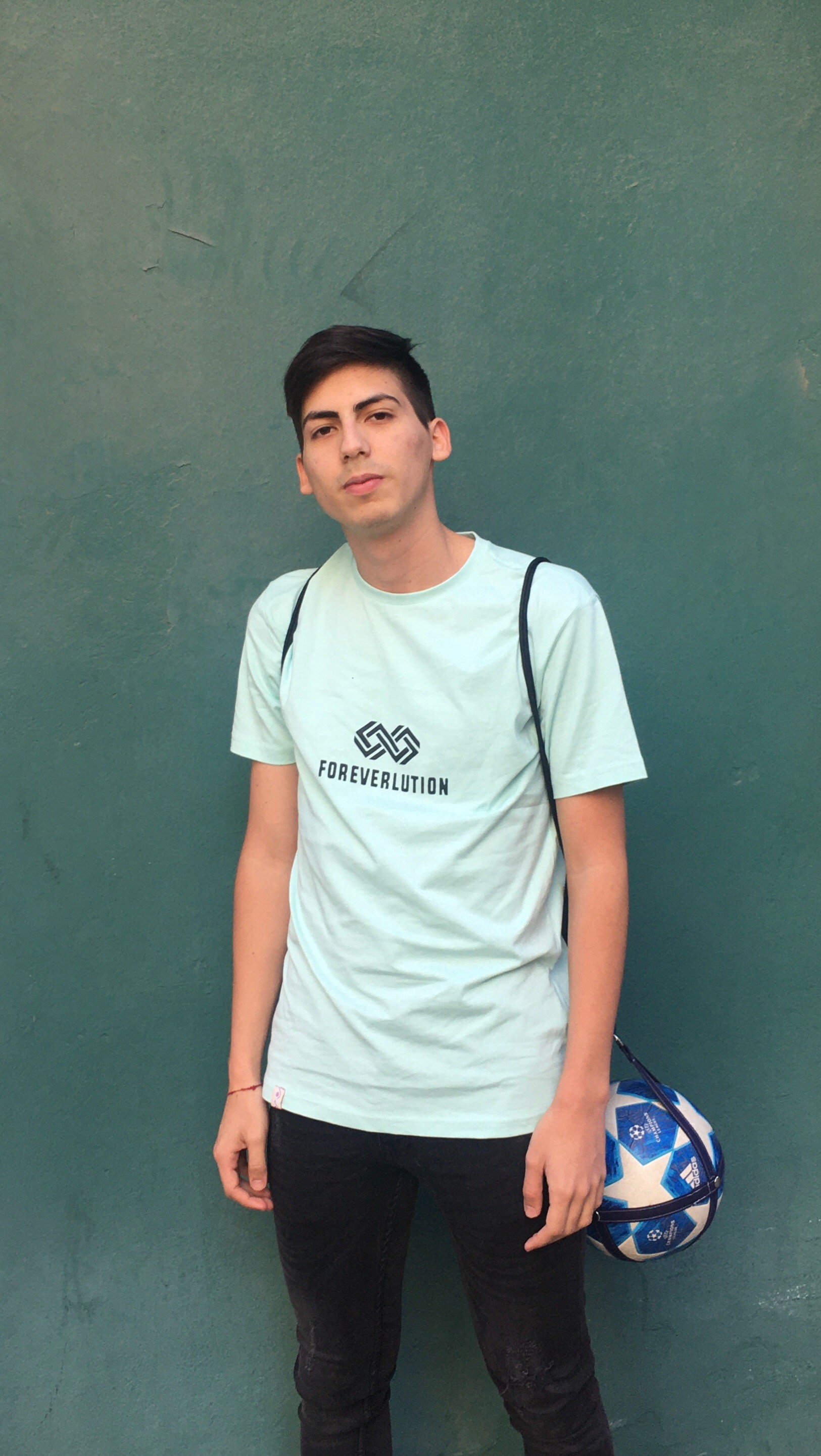 default profile pic2.png