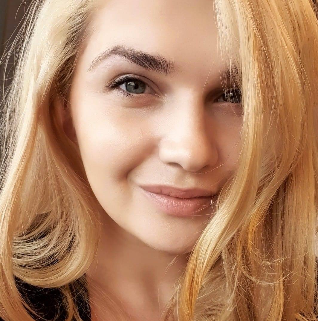 Poza scriitorului: Mihaela Trif
