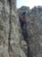 Wspinaczka kominem via ferrata Delle Taccole Monte Baldo trudność D