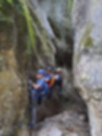 Ściany kanionu Via Ferrata Rio Sallagoni – wspinaczka po trasach zabezpieczonych Garda