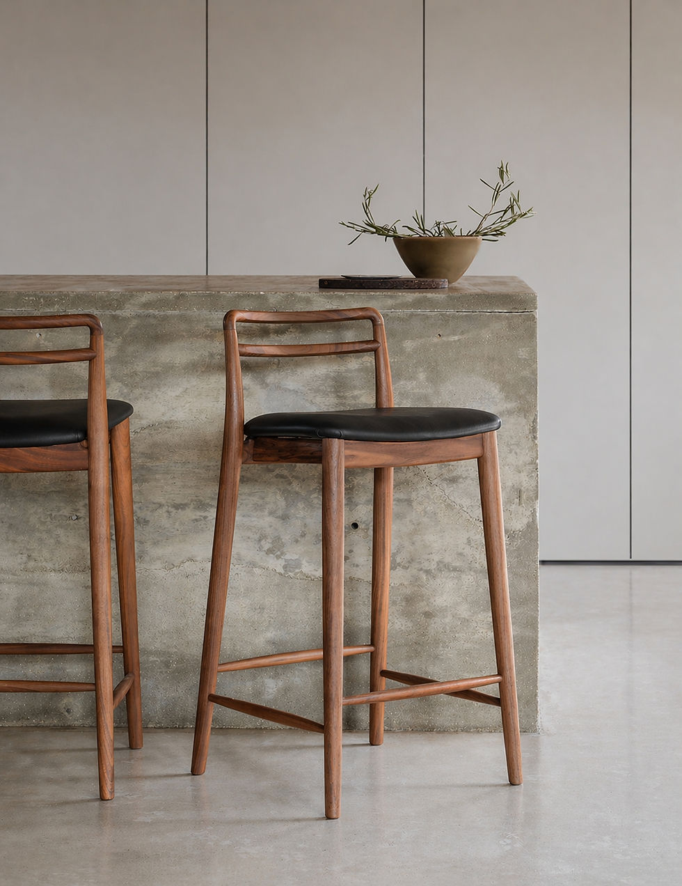 Thumbnail: Tor Stool
