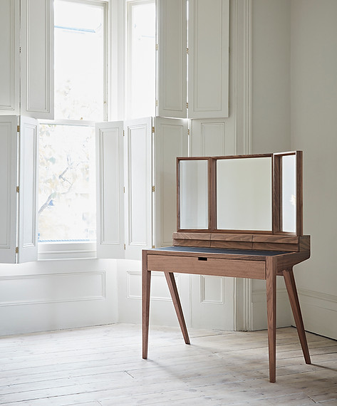 Kingston dressing table in walnut with leather by DARE