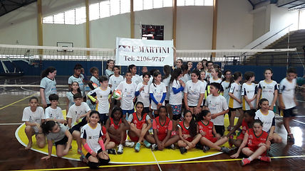 Foto das crianças no festival no Clube de Campo de Piracicaba.