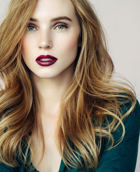 Schönheit in Glam Make-up