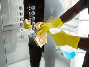 How Commercial Cleaning Services Improve Air Quality in Fort Lauderdale Offices