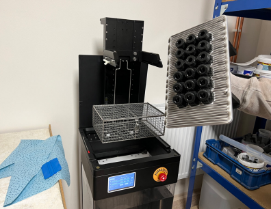 peças recém impressas com a tecnologia da Nexa 3D