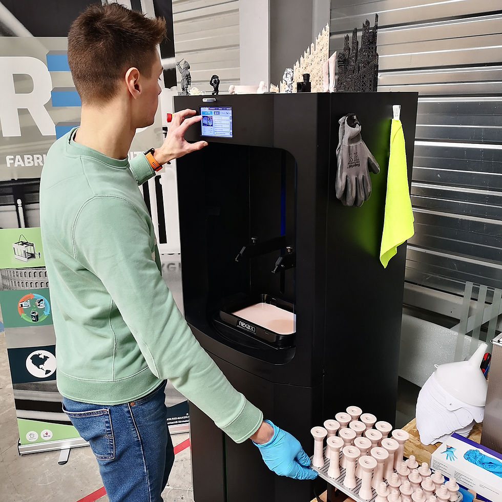 NXE 400 Pro - Impressora 3D Industrial sendo usada pela R3D