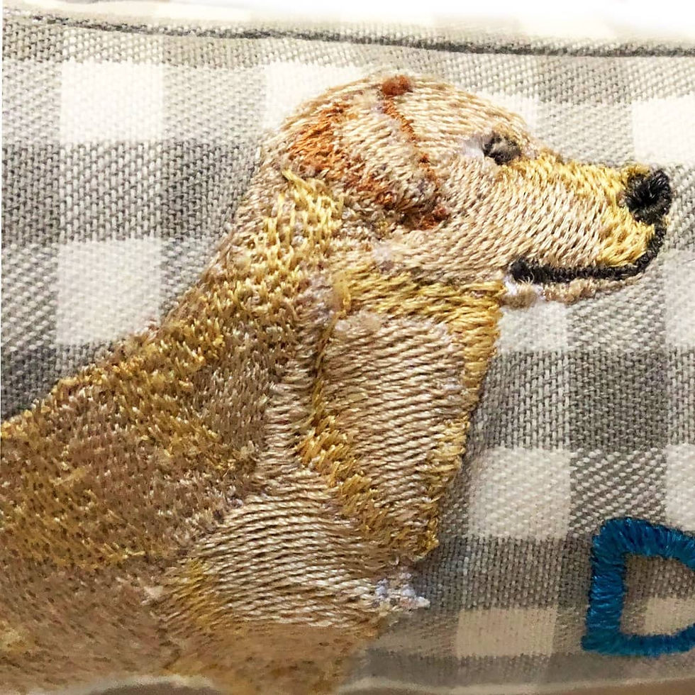 HUNDESPIELZEUG | GROßER HANDBESTICKTER KNOCHEN