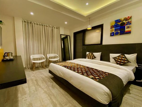 Discover Noida Together: Affordable Couple Friendly Hotels in Noida for Week-Long Escapes