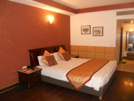 Affordable Couple Friendly Hotels in Chandigarh Near Elante Mall and Food Courts