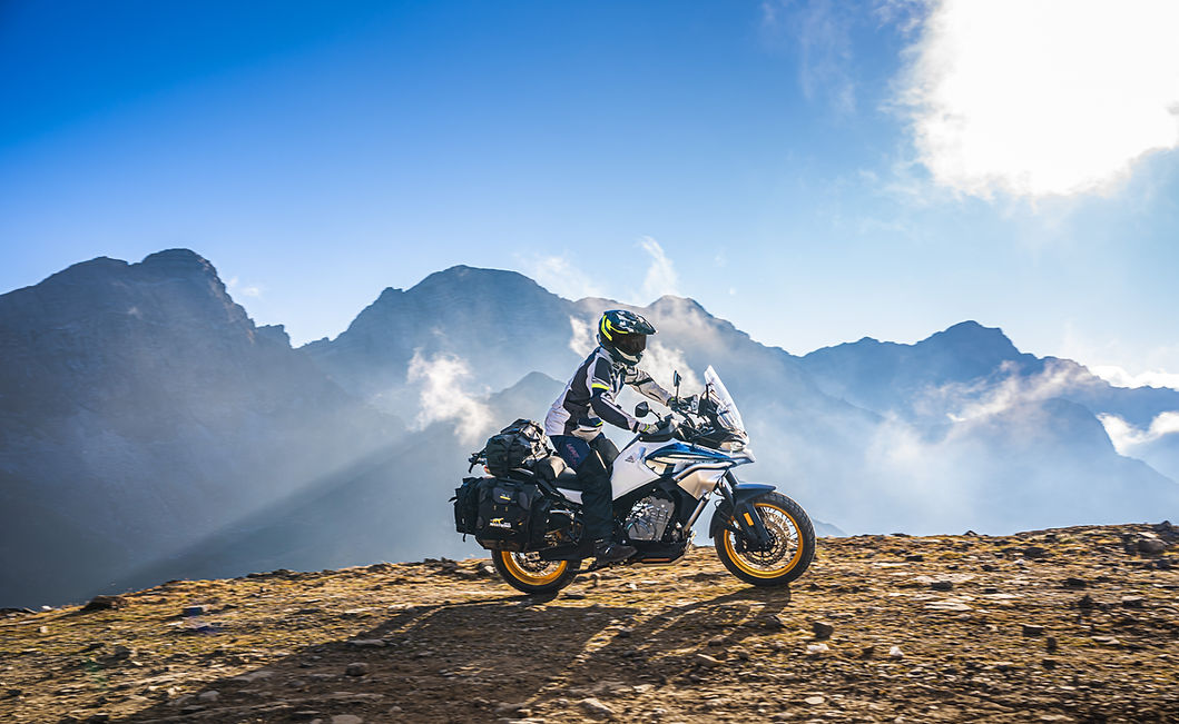 800MT EXPLORE_Action (13).jpg