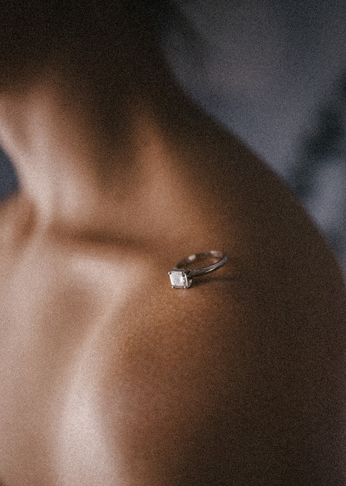 Iconic ring photo by Mariel Orellana.