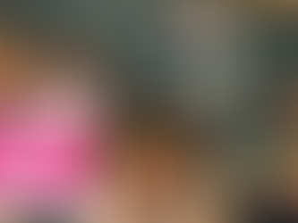 Schüler in einem Klassenzimmer mit der KI. Chat GPT denkt nicht