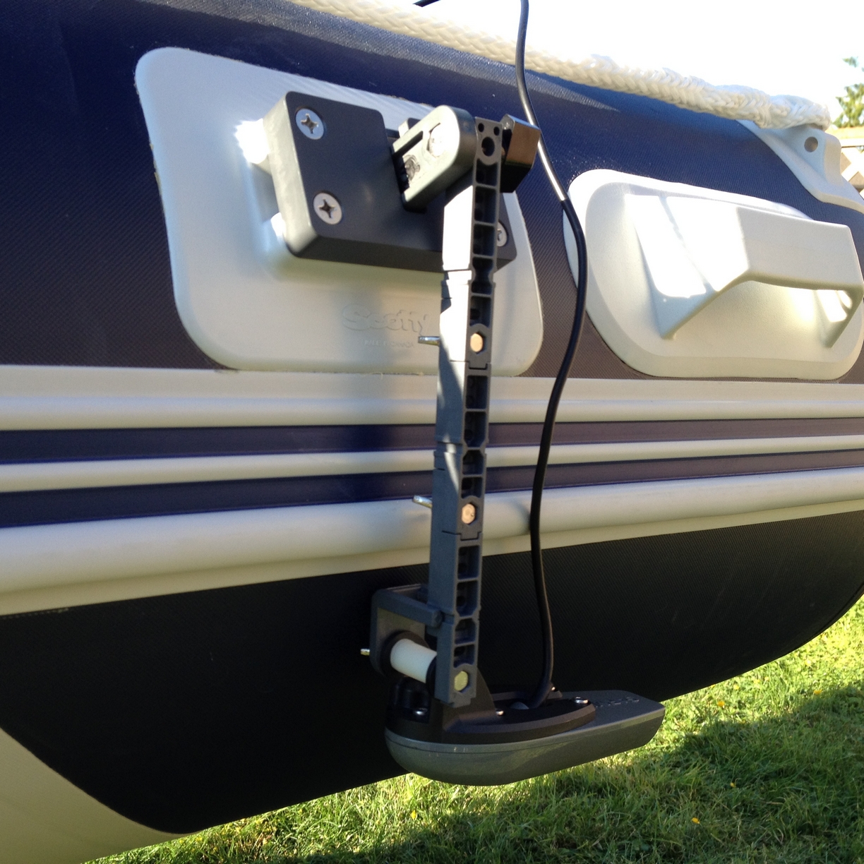 transducer mount for inflatable boat