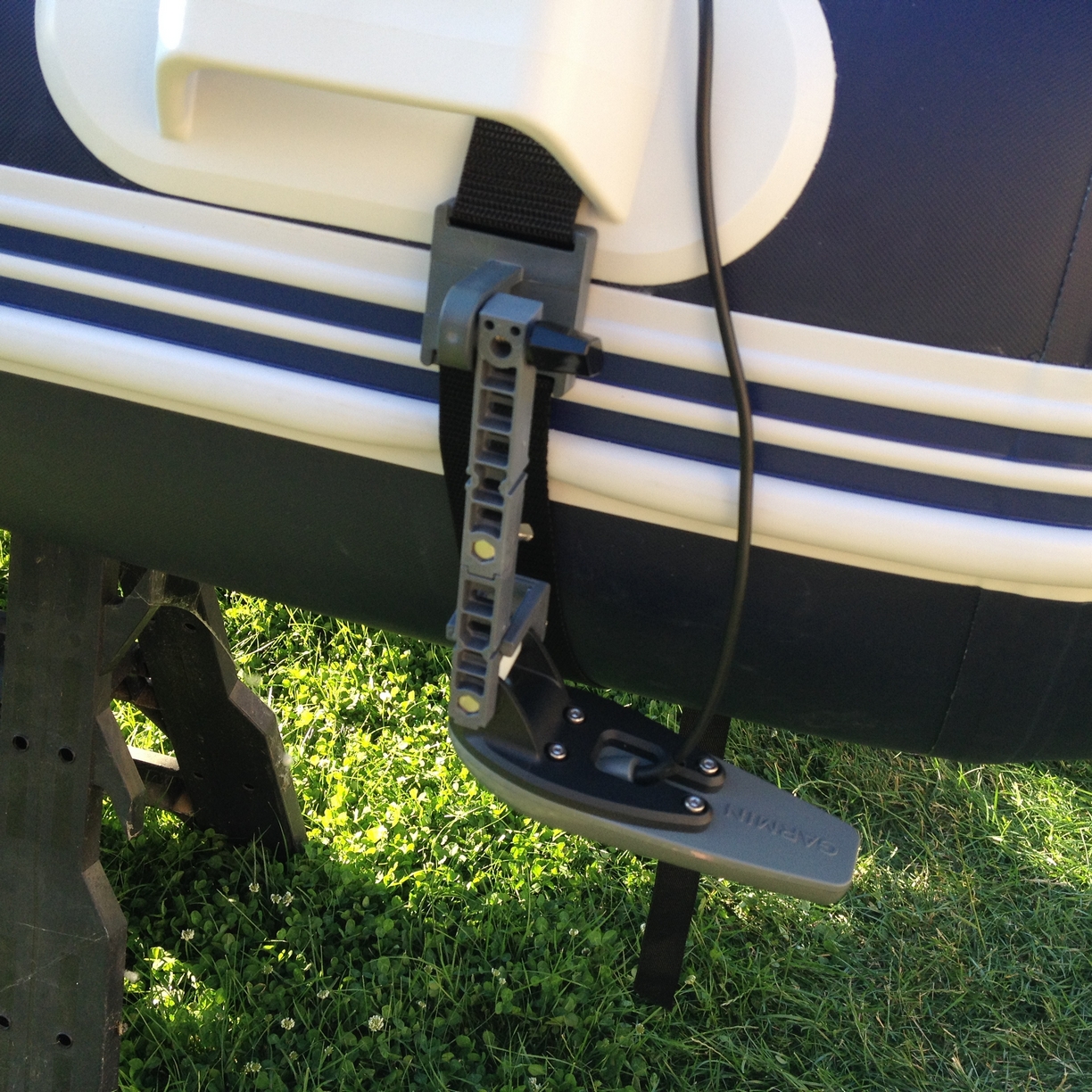 strap-on transducer mount for zodiac
