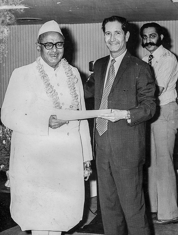 Silver-jubilee-at-HLL-Bombay_BabulaljiWithJCChopra-scaled.jpg