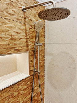 089_En Suite_Penarth Iphone