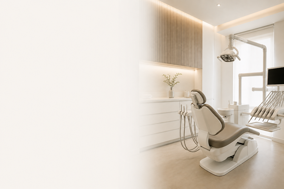 Salle de soins lumineuse du cabinet dentaire du Dr Jonas Obeid à Paris 17.