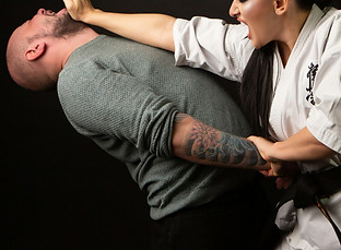 45) DEFESA  PESSOAL  PARA   PERSONAL  TRAINER   FEMININO.jpg