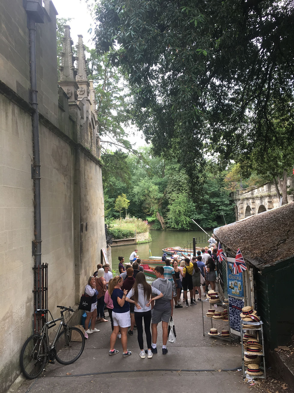 Punting entrance in Oxford