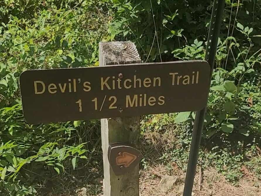 Hiking The Devil's Kitchen Roaring River State Park