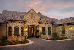 Outdoor Stone Veneers on a Home's Exterior