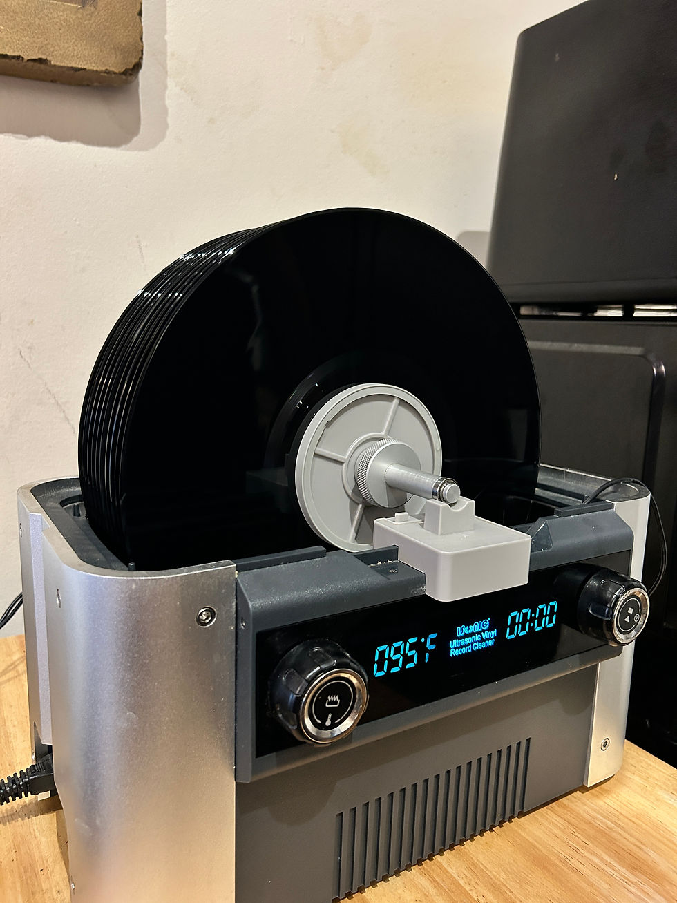 The ultrasonic cleaner used to clean vinyl records before being sold at Rockstar Records and CDs