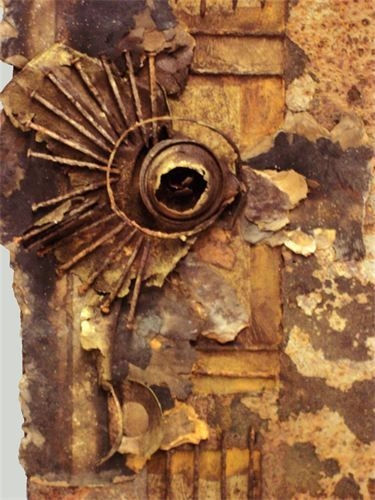 PRIMITIVE ROSE