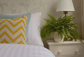 DIY Home Staging
5 Bedroom Grade 2 Listed House
Haywards Heath, West Sussex