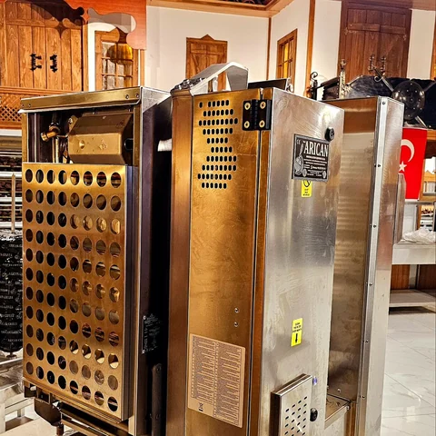 Machine à kebab avec découpe automatique · Rotation motorisée — AG-444 · 10