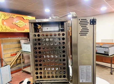 Machine à kebab avec découpe automatique — AG-075 · 9