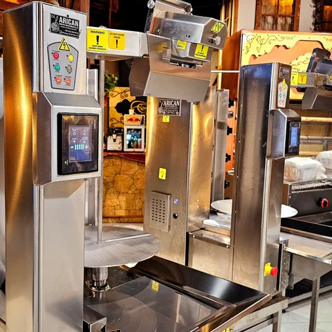 Machine à kebab avec découpe automatique · Rotation motorisée — AG-444 · 3